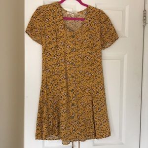 Short sleeve mini dress